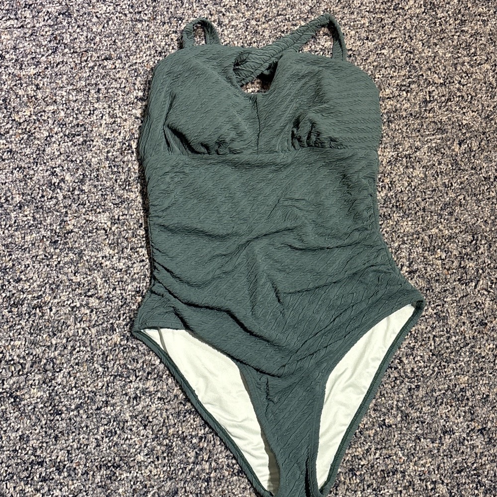 Cupshe Women's Sage Green Solid One-Piece Swimsuit Padded Bust Tummy Control NEW